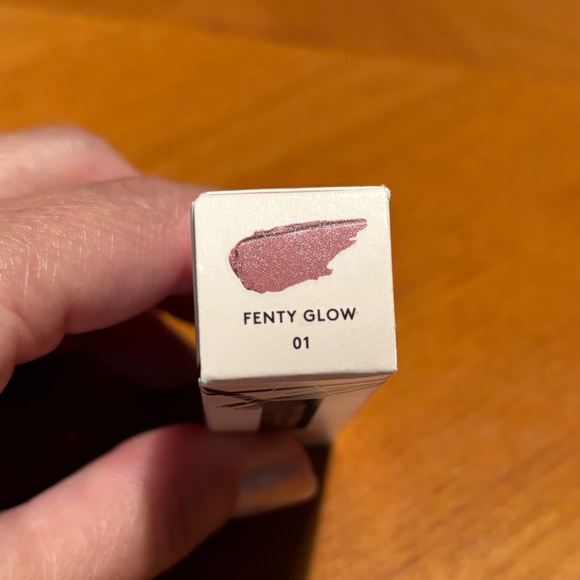 Fenty Beauty Gloss Bomb Lip Luminizer - Picture 7 of 16